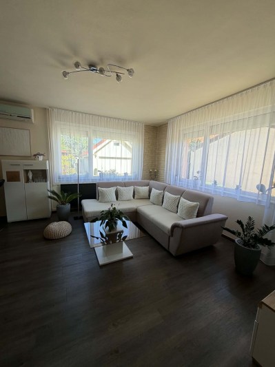 77X1AKi-